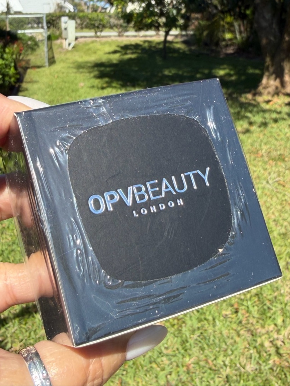 OPVBeauty London Loose Setting Powder In Medium - Picture 6 of 9